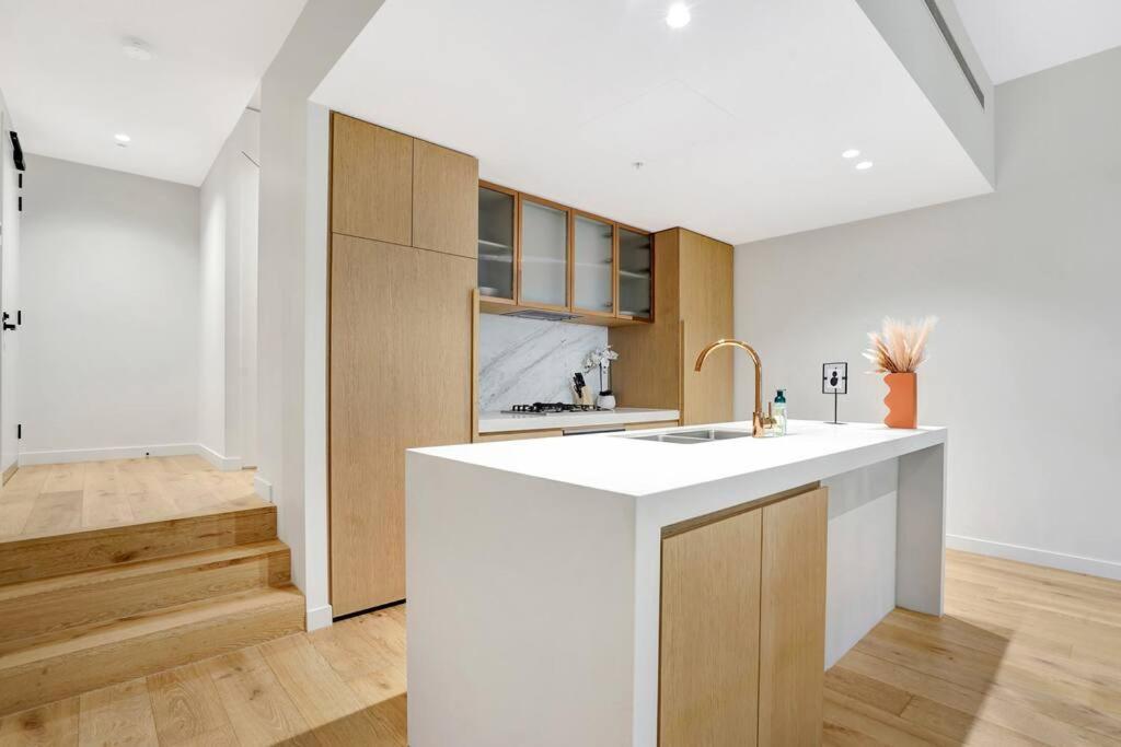 Newyork Style Loft 2b2b In Collins St Apartment *