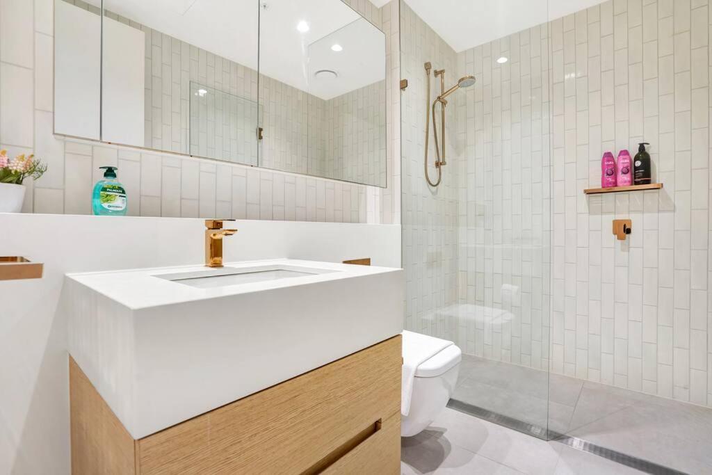 Apartment Newyork Style Loft 2b2b In Collins St Melbourne