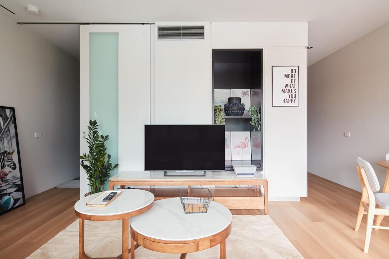 Apartment Urban Artistry Loft - A Haven Above The Bustle *
