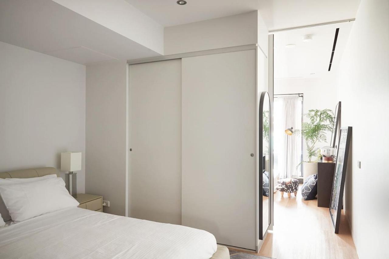 Urban Artistry Loft - A Haven Above The Bustle