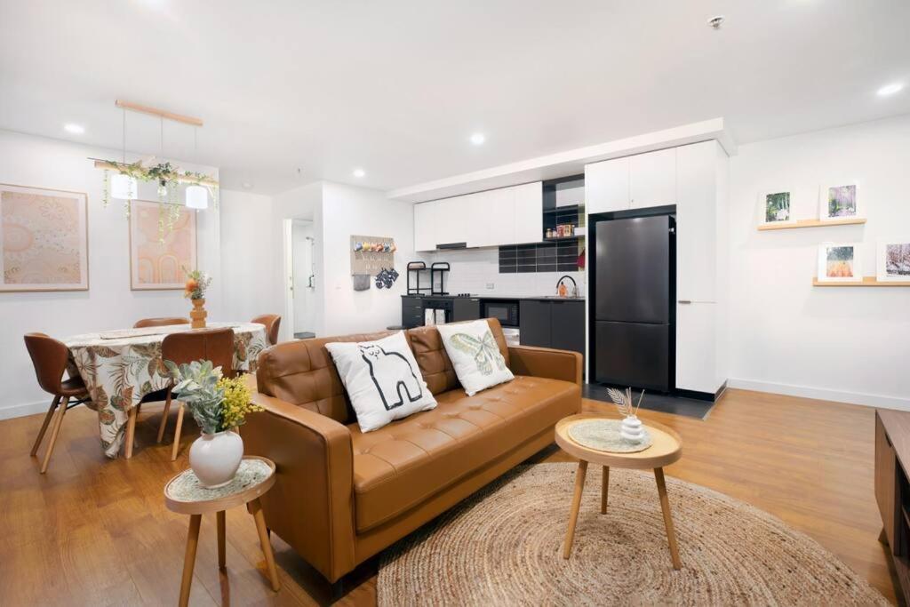 Spacious 2-bed In Docklands Balcony & Free Parking Melbourne