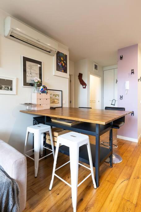 The Artists' Sanctuary - A Coveted Lifestyle Abode Apartment Melbourne