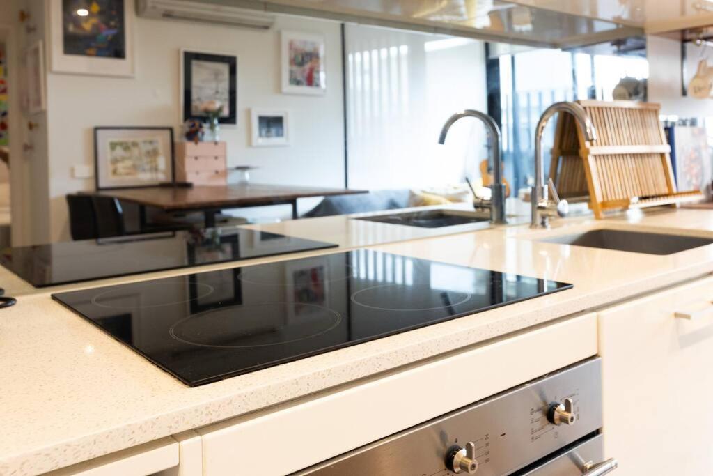 The Artists' Sanctuary - A Coveted Lifestyle Abode Apartment Melbourne