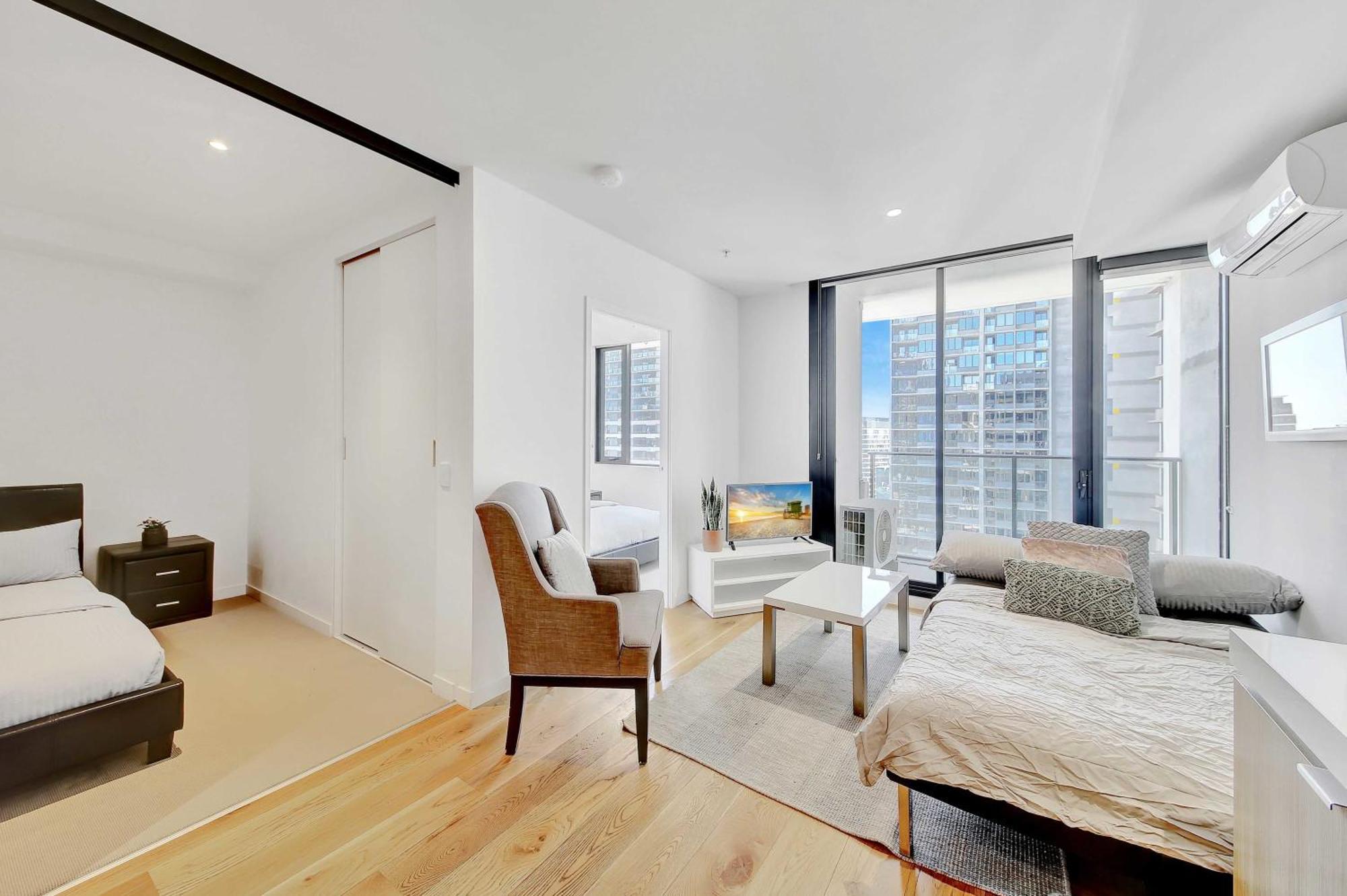 Chic 2br Next To Southern Cross Views Apartment