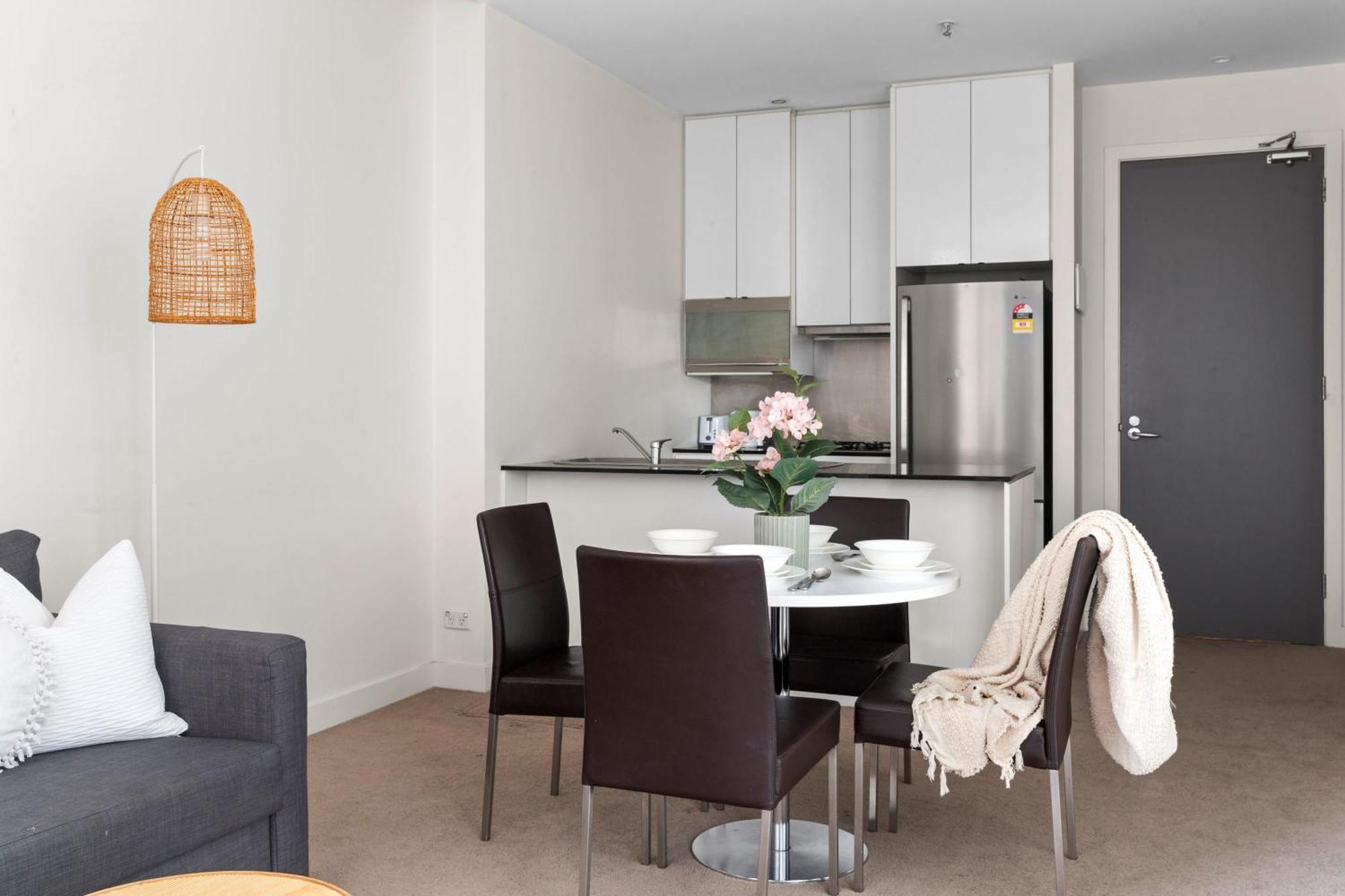 Apartment A Stylish & 2br Near Flinders Station *