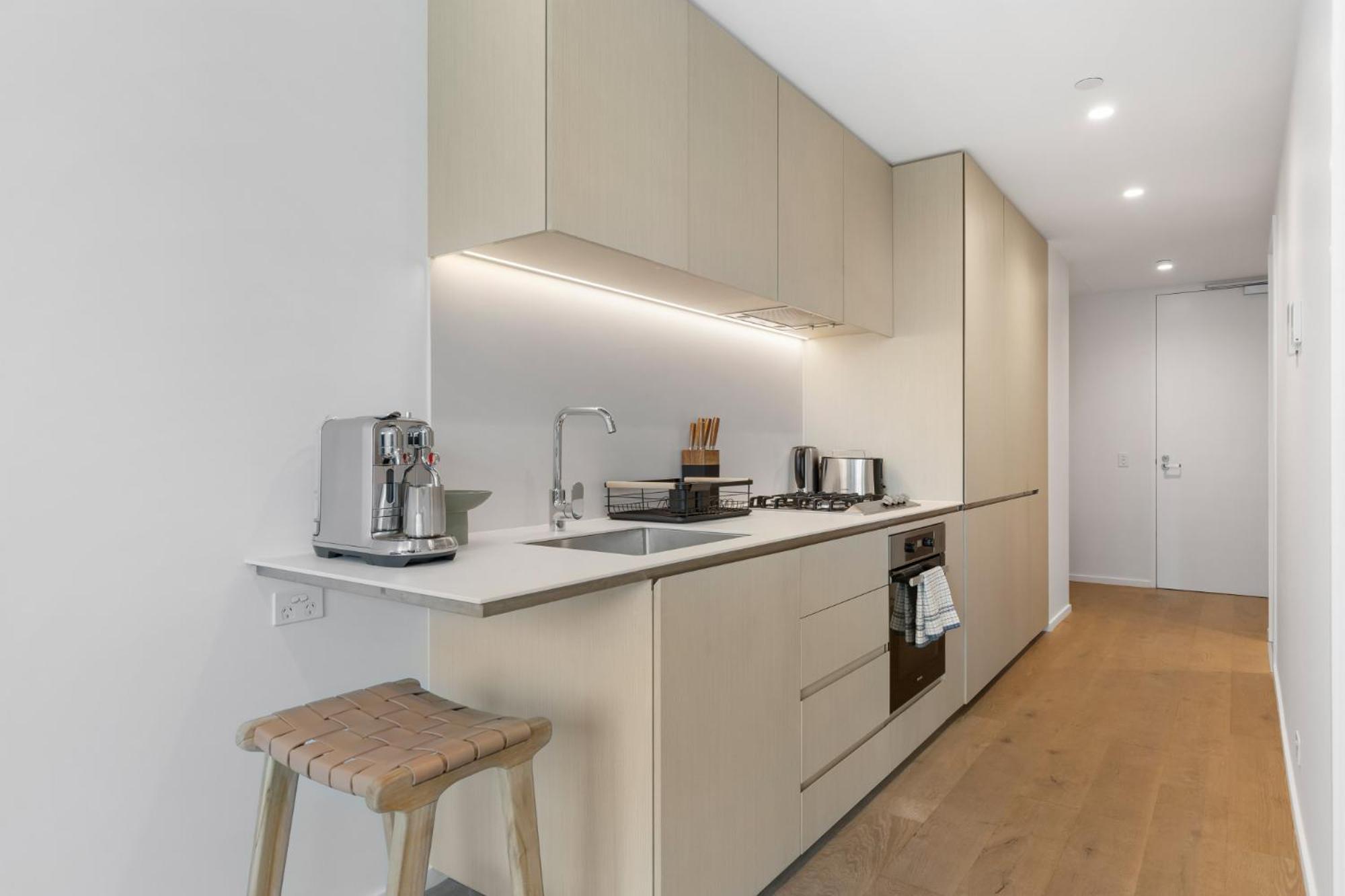 Impeccably Modern 1-bed With Incredible Views Melbourne