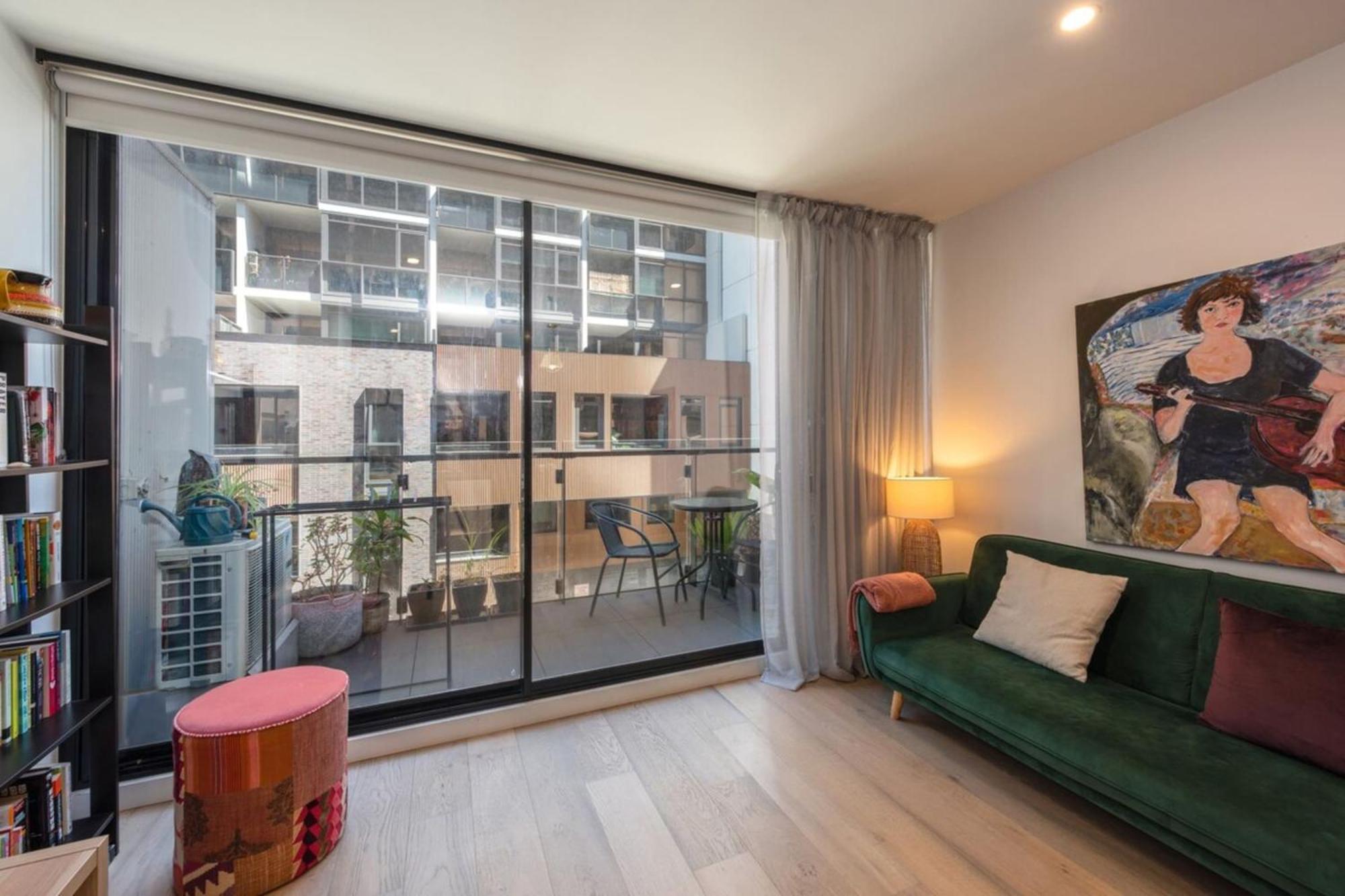 Charming 1-br Wpool & Gym -15 Mins From City! Apartment *