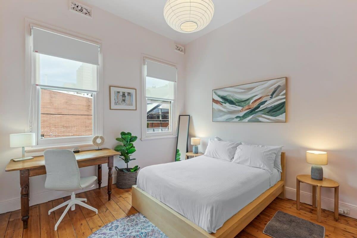 Colourful & Charming 2-bed Fitzroy Heritage *