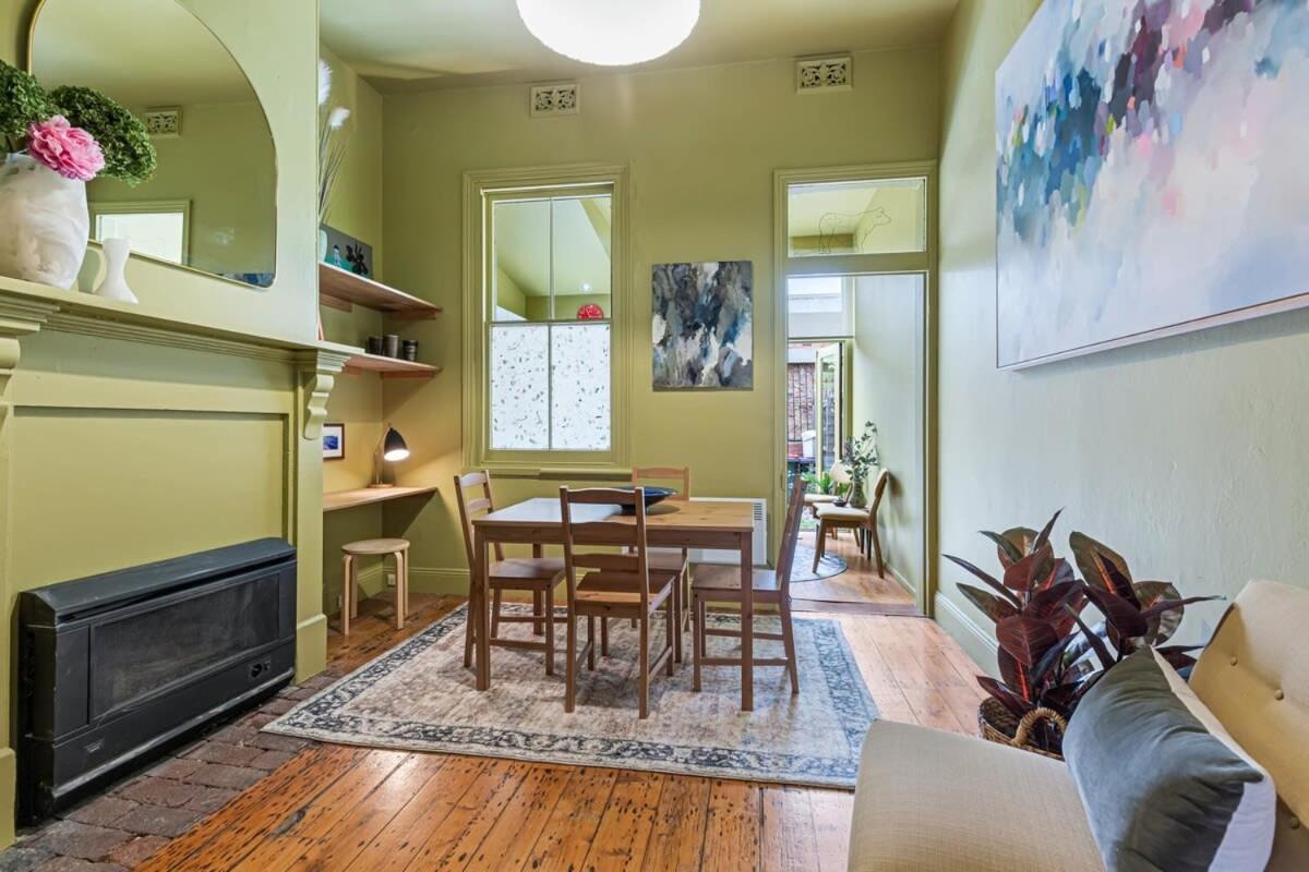 Colourful & Charming 2-bed Fitzroy Heritage Holiday home Melbourne