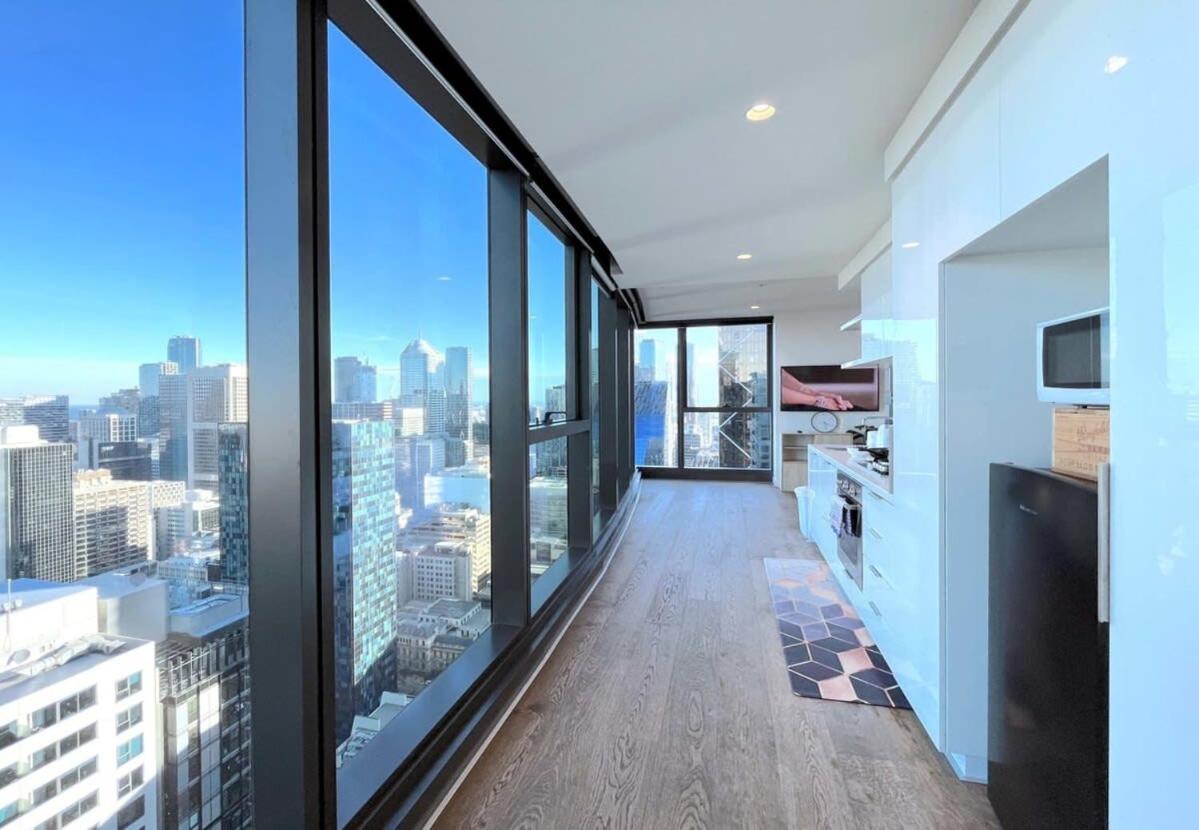 High-rise In Cbd Apartment *