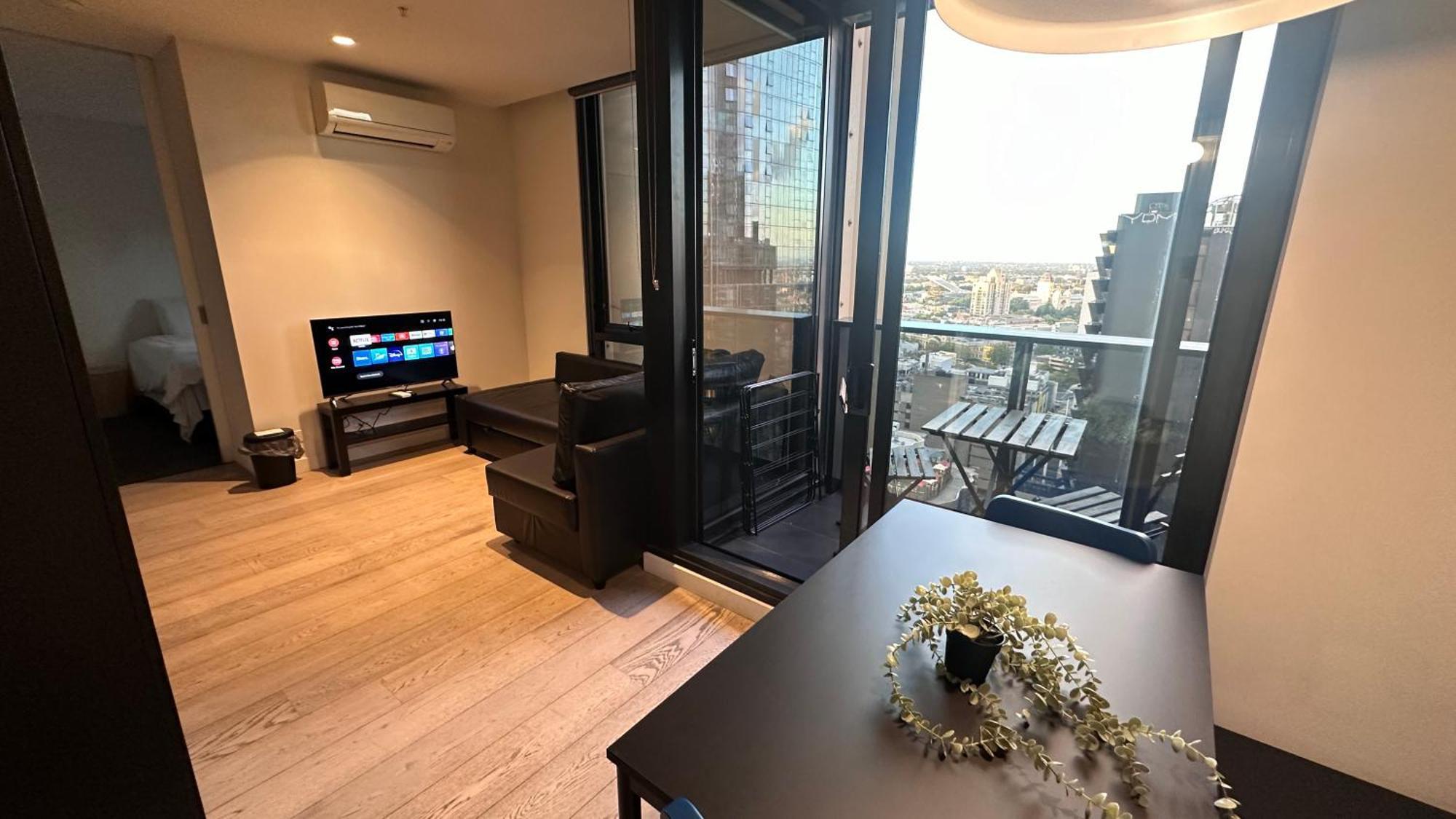 Apartment Nest Meet Empire Melbourne