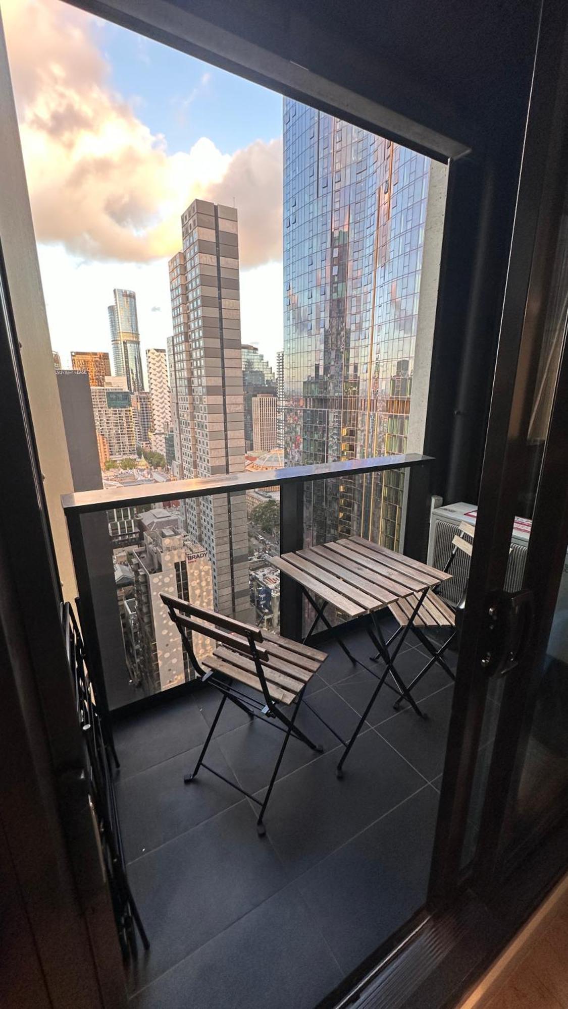 Apartment Nest Meet Empire *