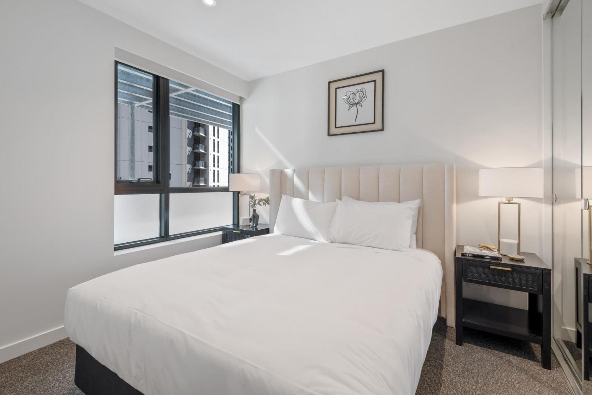 Spectacular 2-bed With Amenities & Sky-high Views Apartment Melbourne