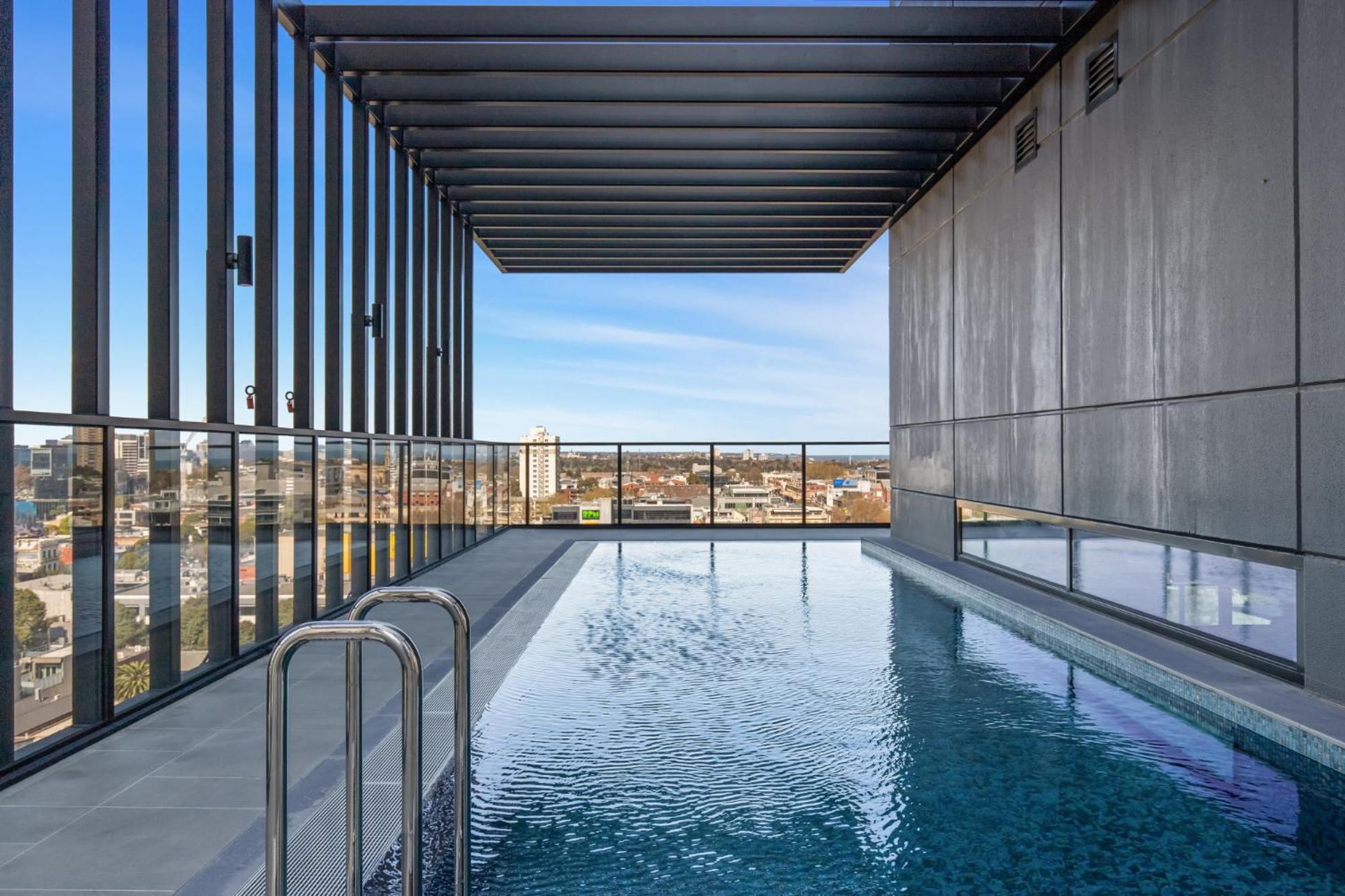 Apartment Spectacular 2-bed With Amenities & Sky-high Views *