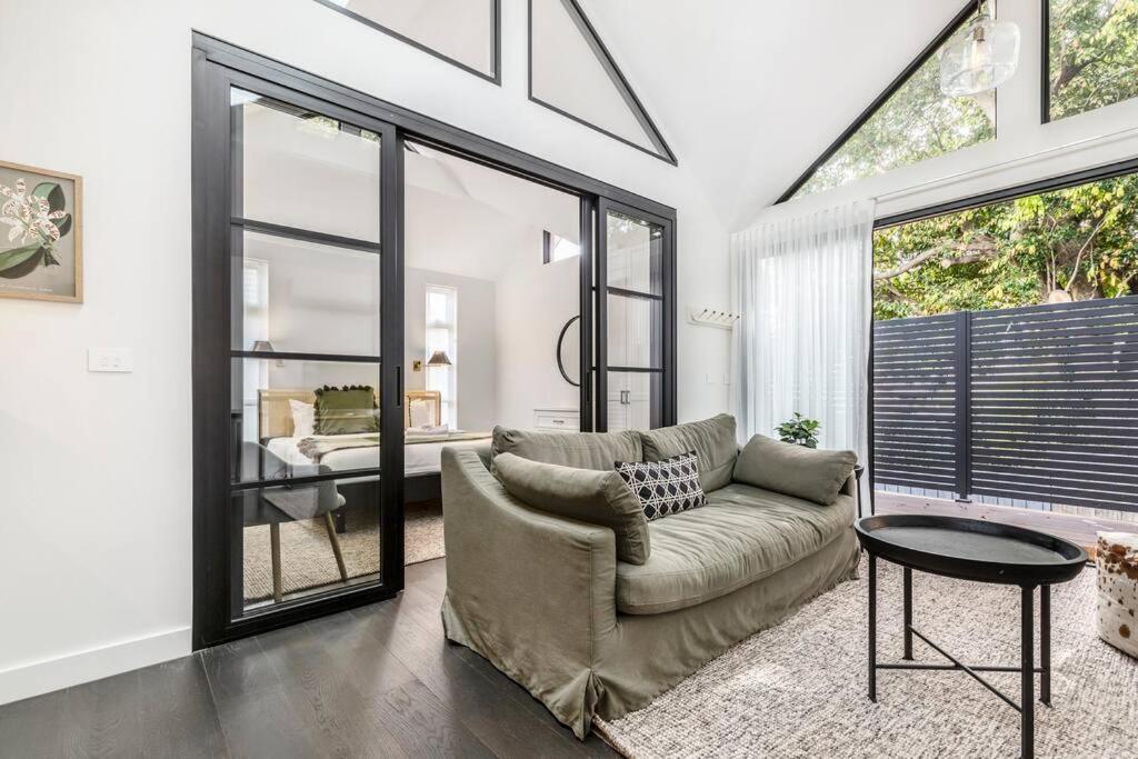 Apartment The Little Sage - A Lodge-style Urban Retreat *