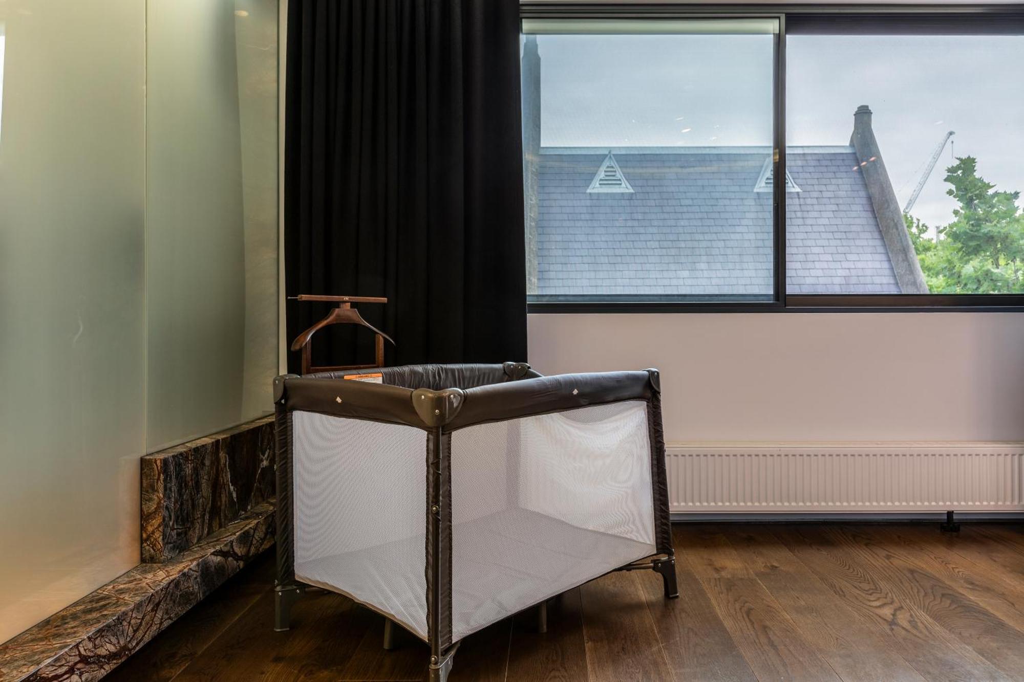 Carlton Luxury Kings Mansion - 5min To Cbd, Garage And Rooftop Holiday home *