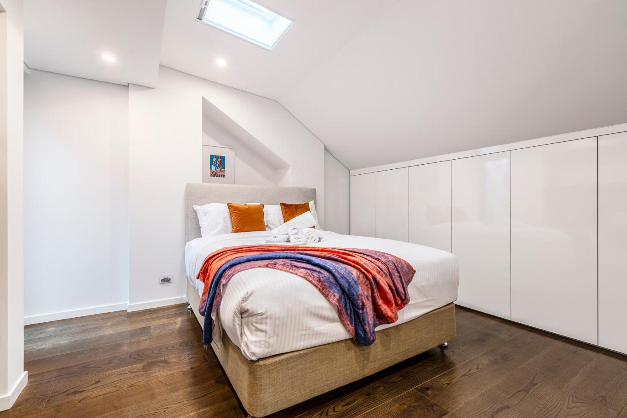 Holiday home Carlton Luxury Kings Mansion - 5min To Cbd, Garage And Rooftop *