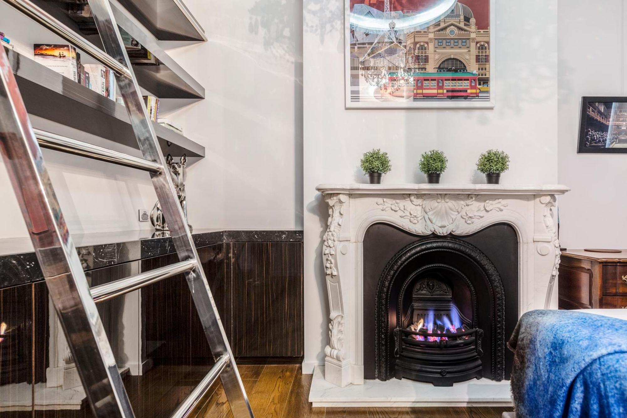 Carlton Luxury Kings Mansion - 5min To Cbd, Garage And Rooftop Holiday home Melbourne