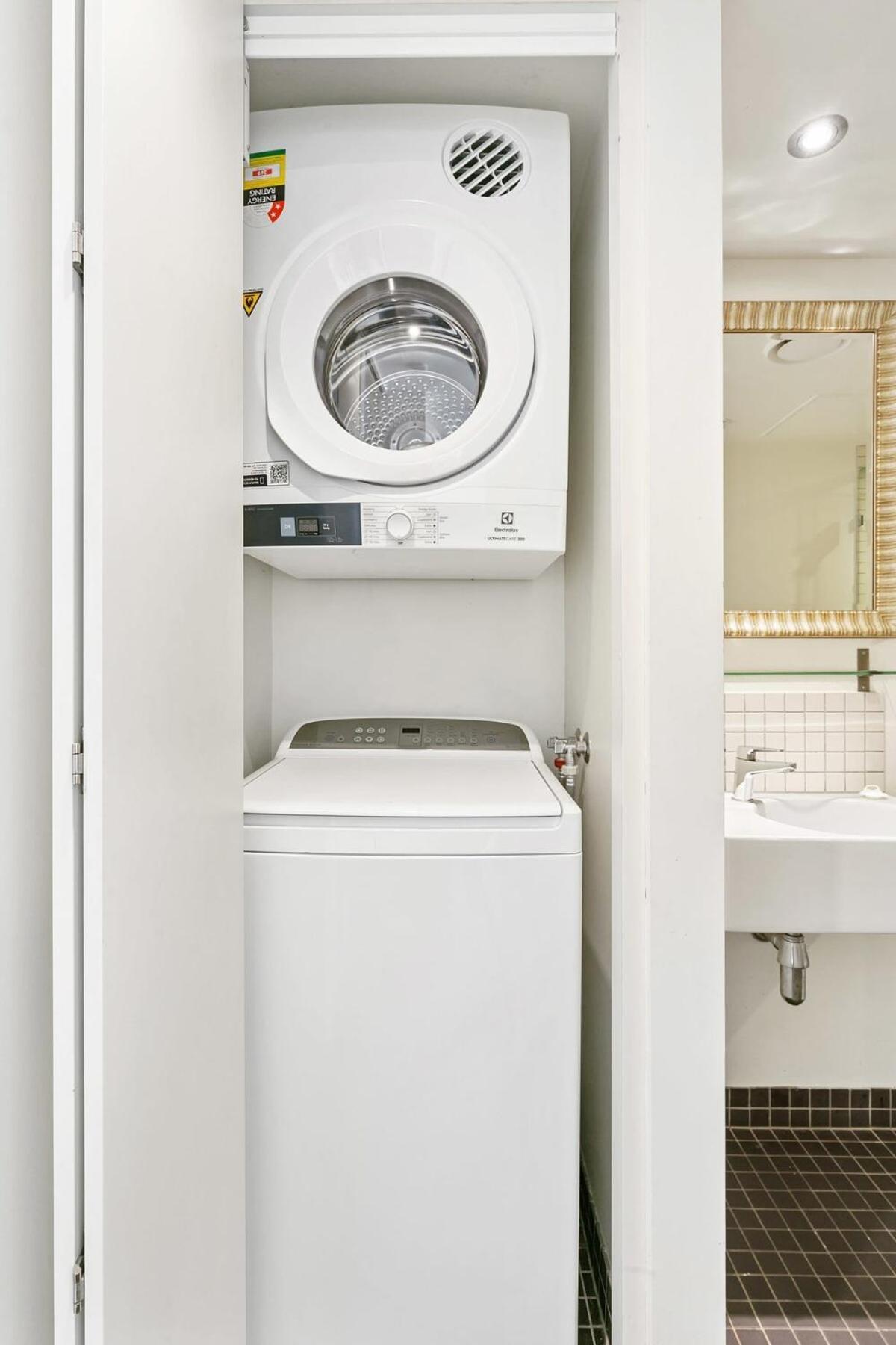 East Melb 2bed Parking Pet Friendly Apartment Melbourne