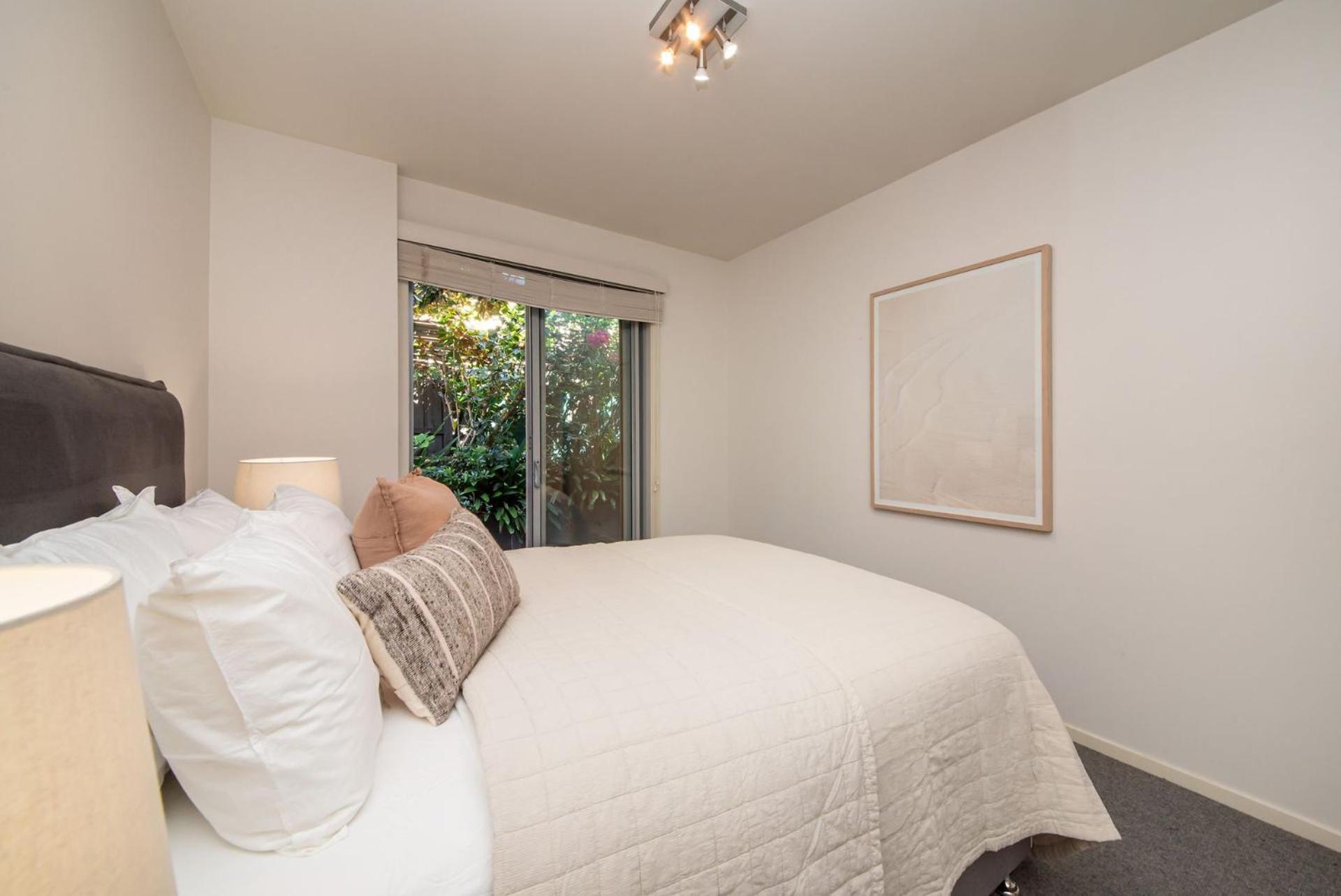 Apartment Heart Of Hampton By The