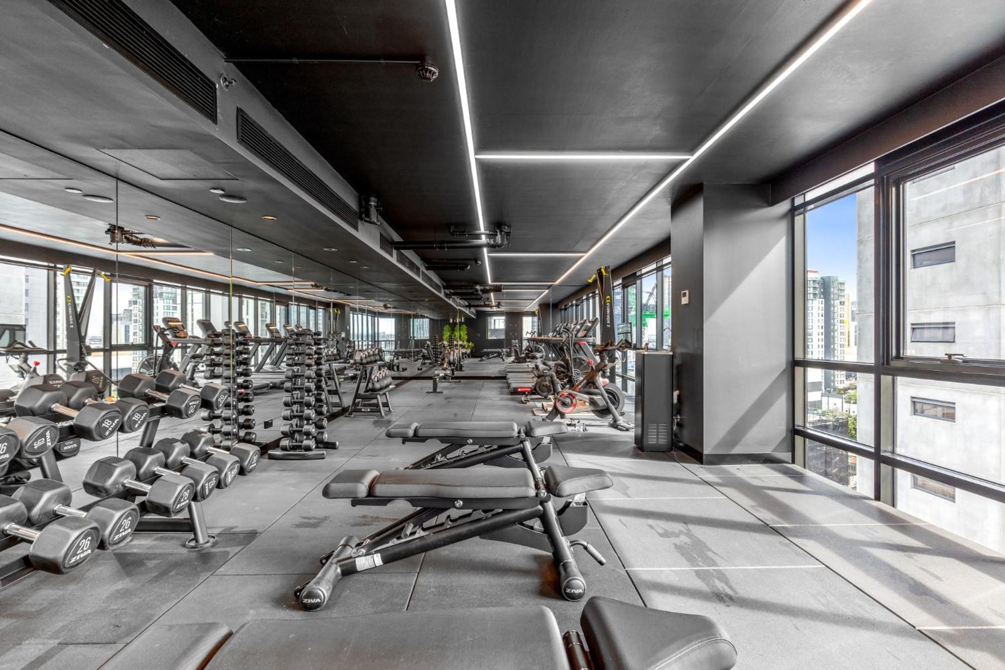 Spectacular 2-bed With Amenities & Sky-high Views