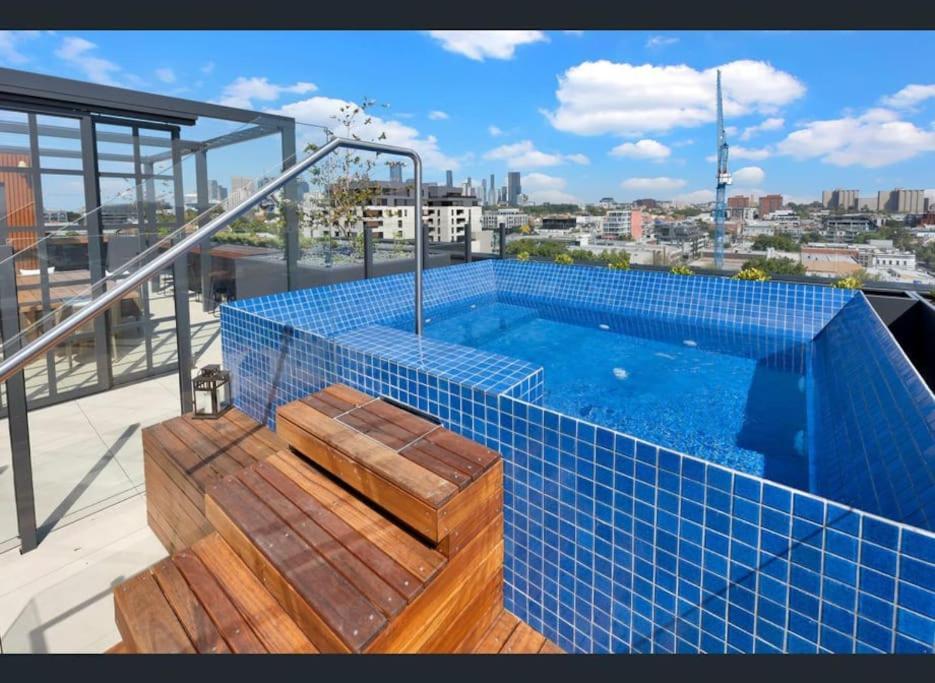 Apartment Mid-century Modern Hideaway Melbourne