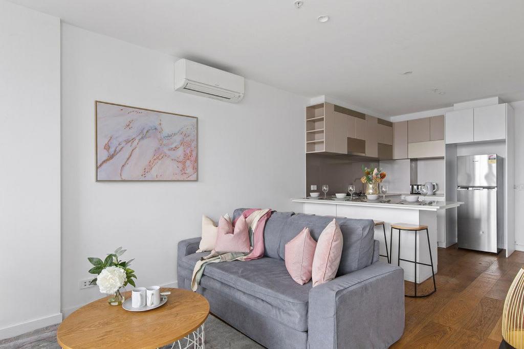A Chic & Lovely 2br Apt Cbd With City Views * Melbourne