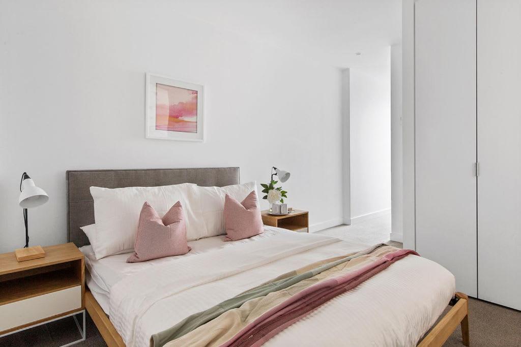 Apartment A Chic & Lovely 2br Apt Cbd With City Views *