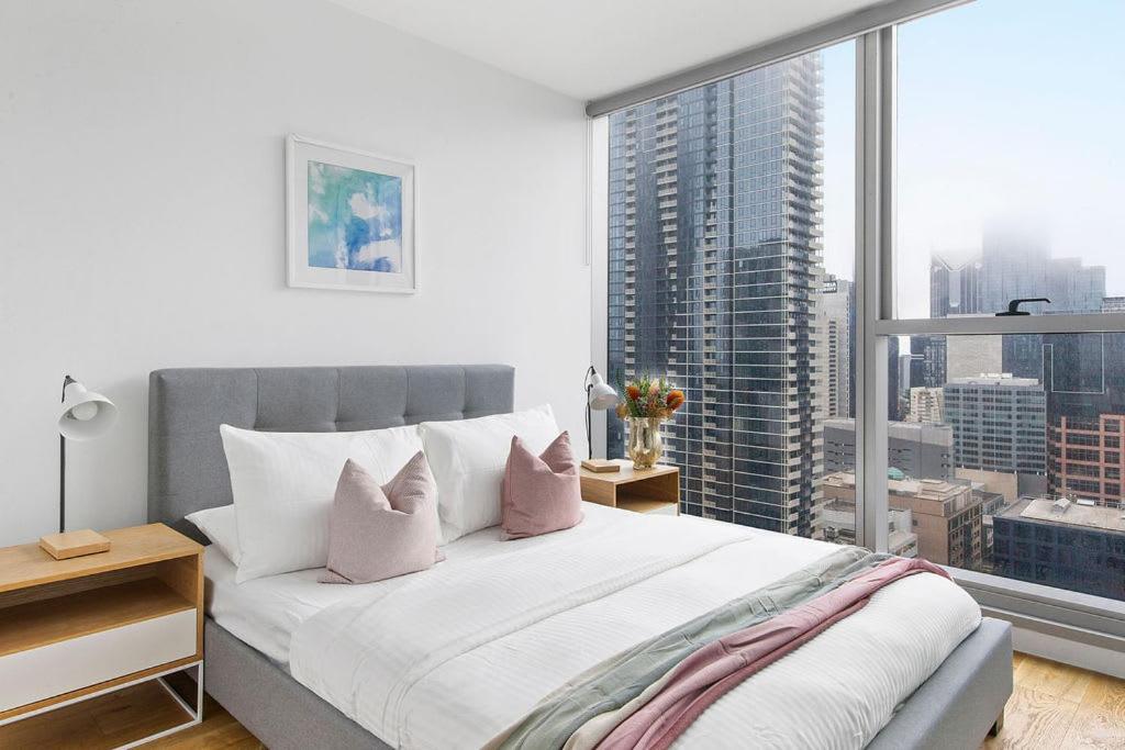 A Chic & Lovely 2br Apt Cbd With City Views Apartment *