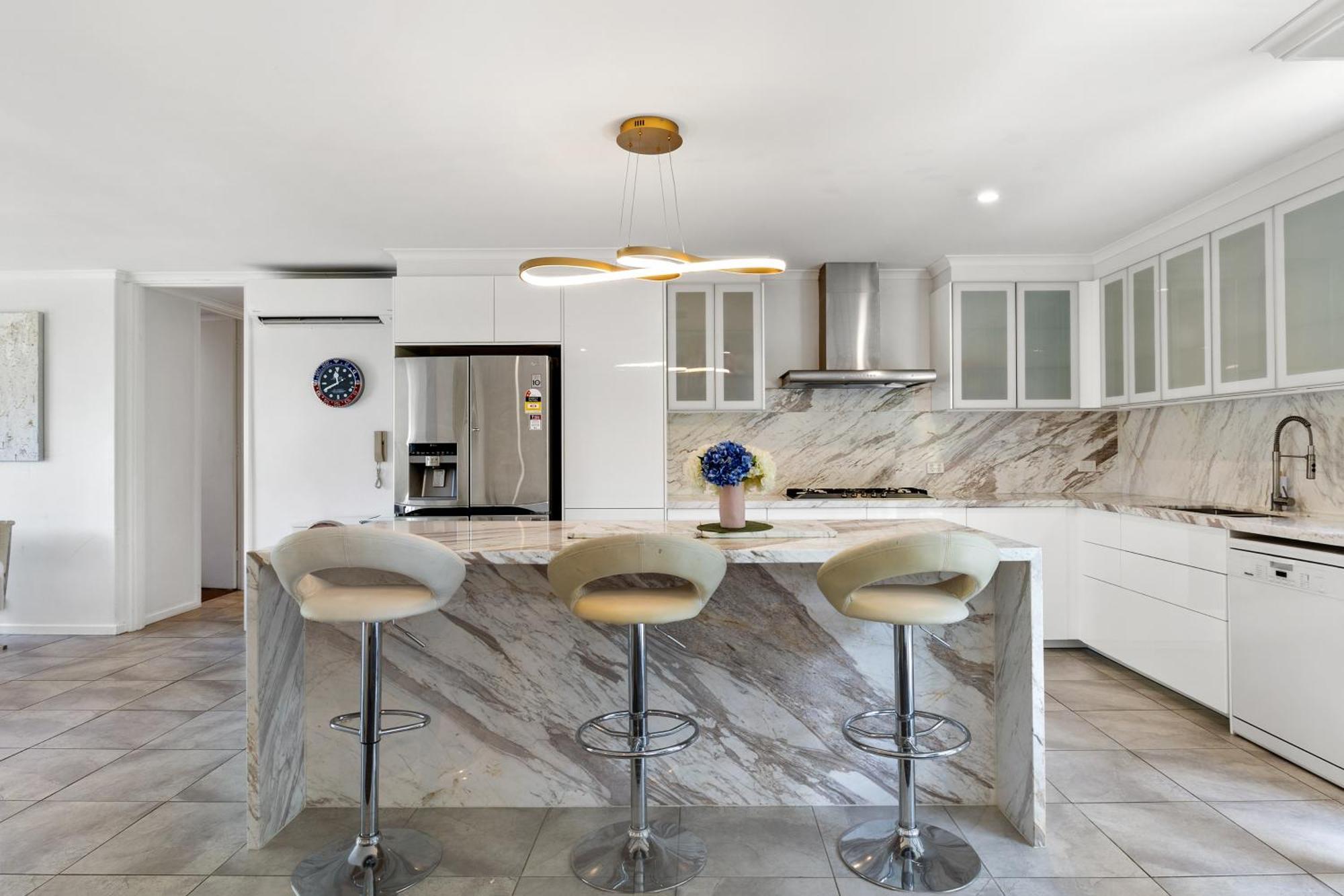 Apartment Luxury Spacious 3-bedroom On Exclusive Lansell Rd, Toorak Melbourne