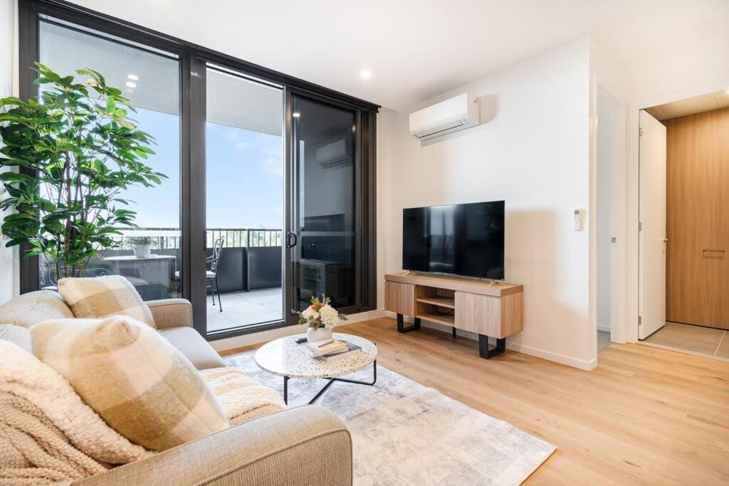 Airy 1br Ivanhoe With Balcony & Free Parking#sp05
