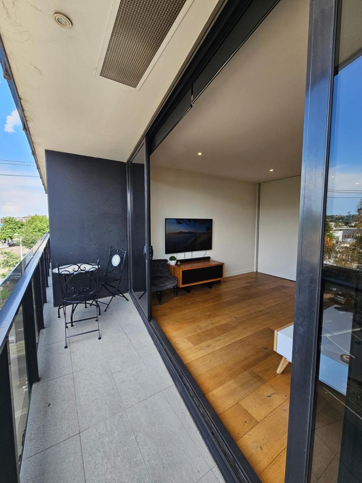 Apartment Metro Retreat On Burnley