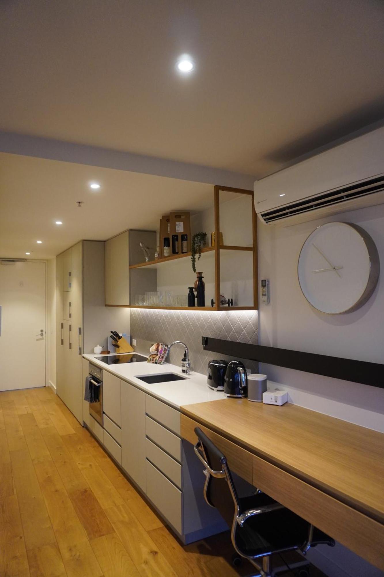 Metro Retreat On Burnley Apartment *