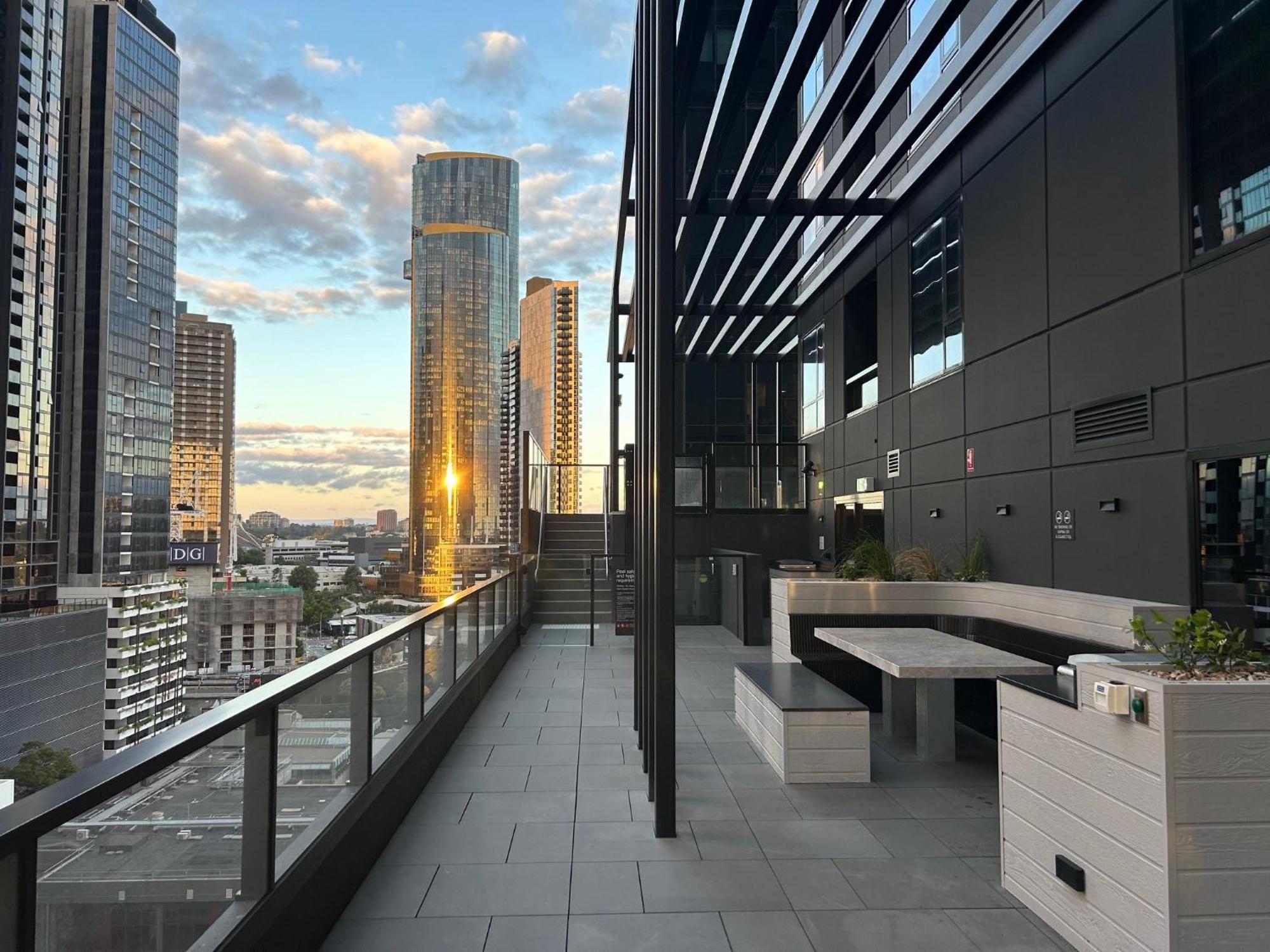 New Chic Stature Southbank 2 Bd * Melbourne