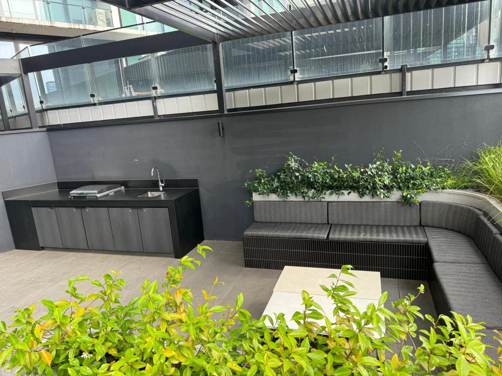 Chic Urban Escape Pool, Gym And Charm *