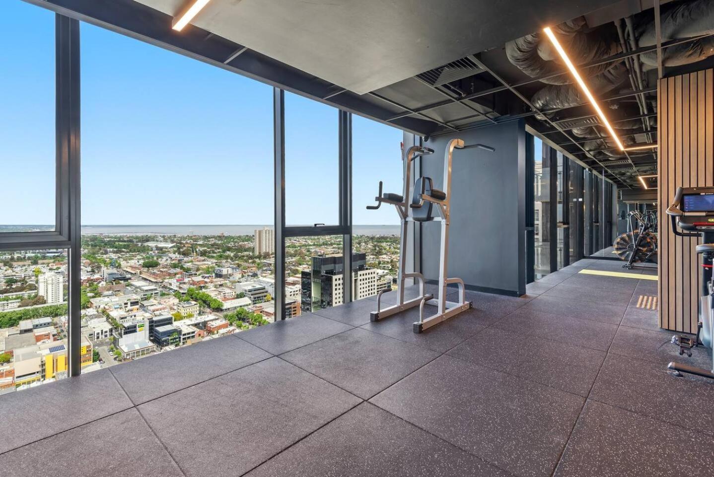 Chic Urban Escape Pool, Gym And Charm * Melbourne