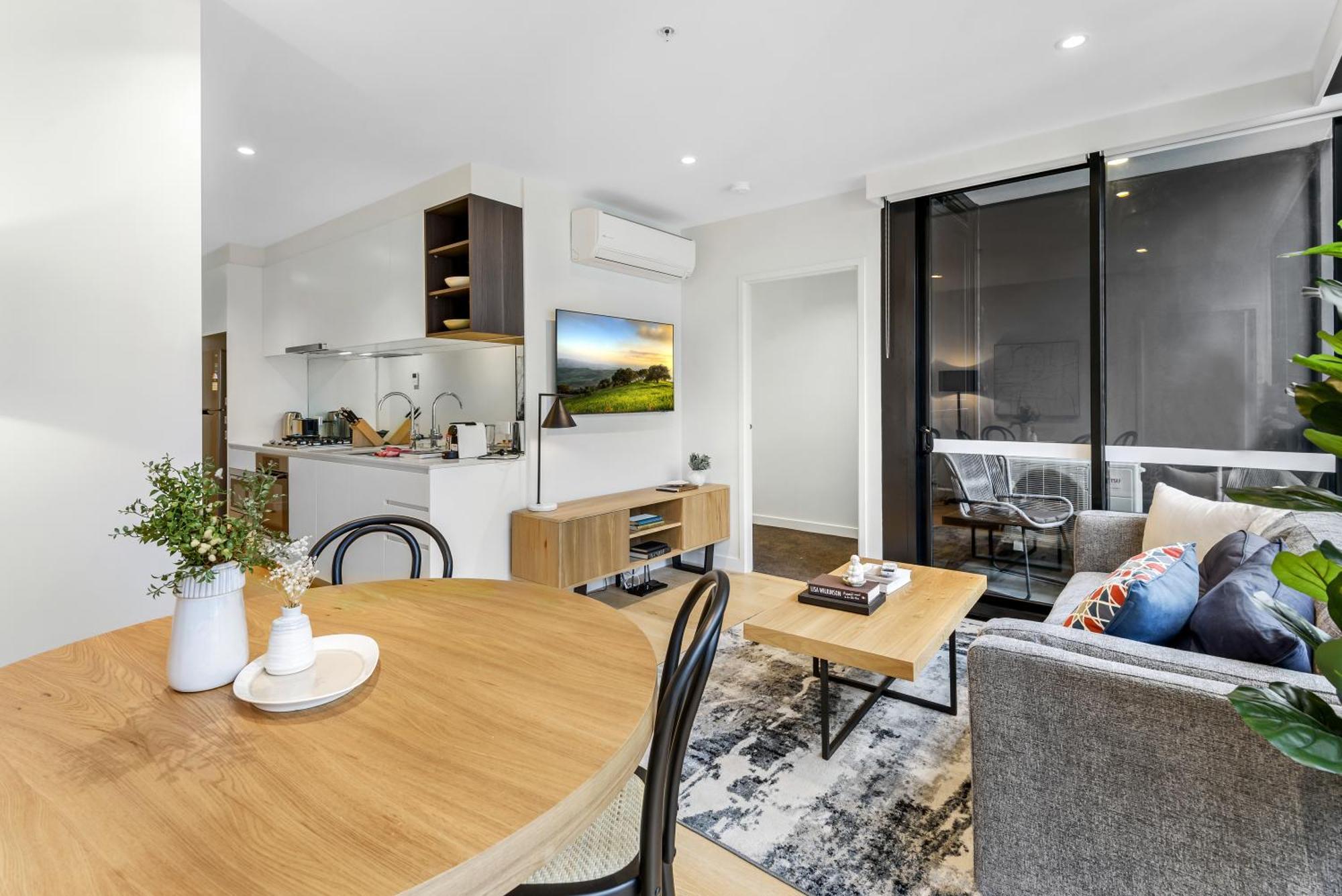 Chic Urban Escape Pool, Gym And Charm * Melbourne