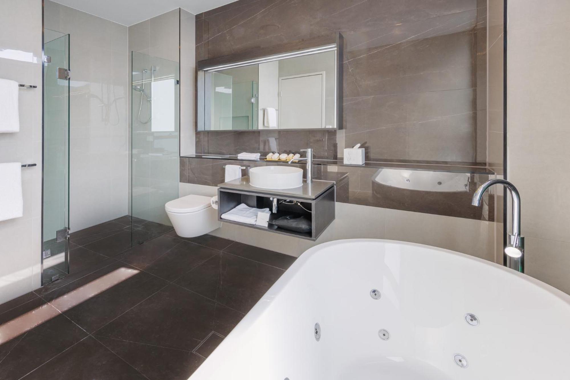 Meriton 5* Melbourne