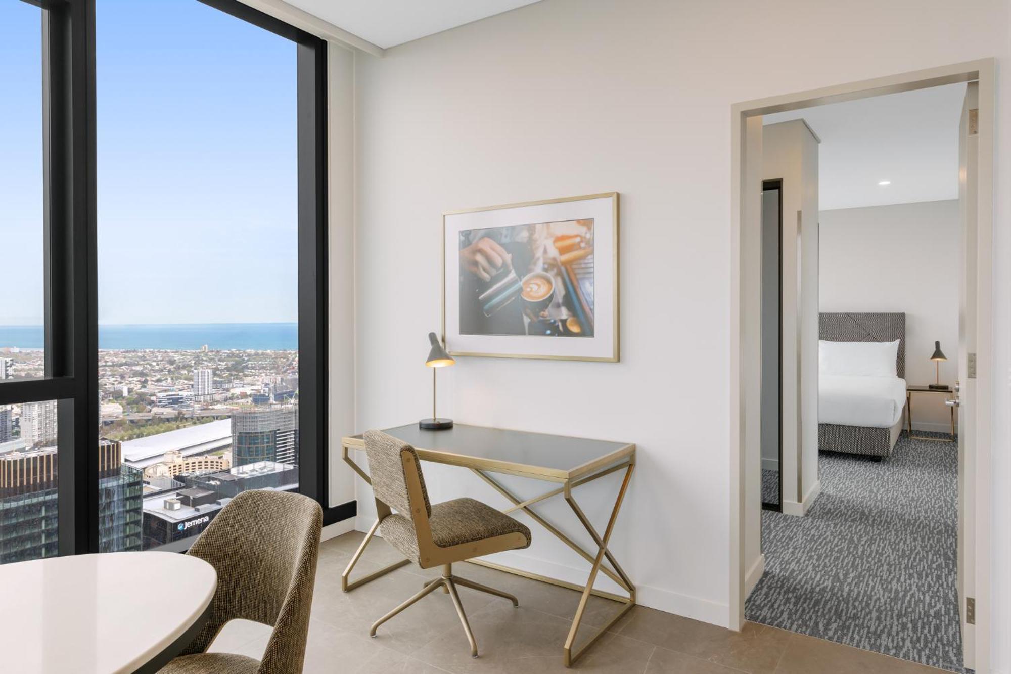 Meriton 5*
