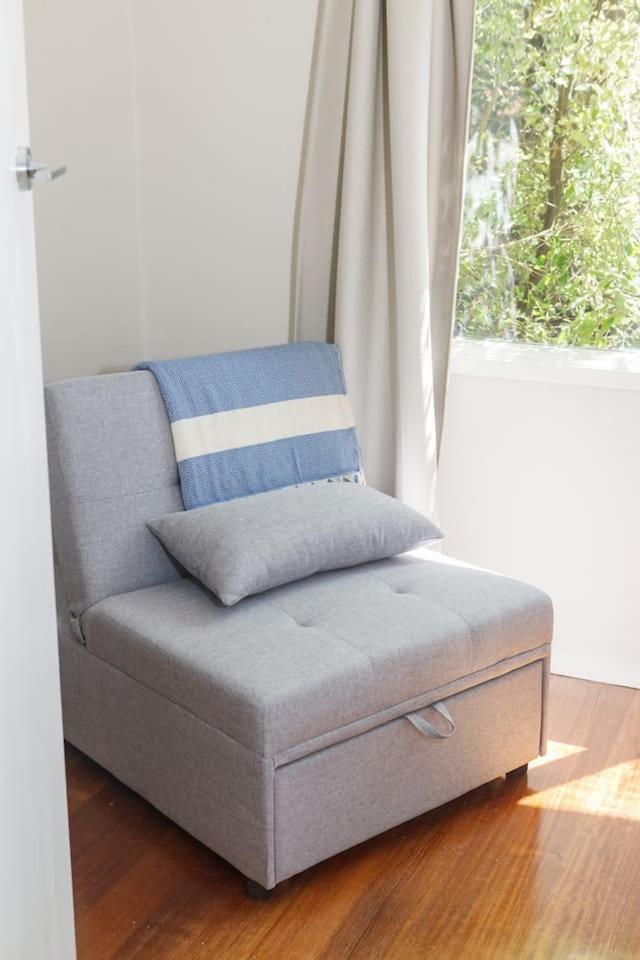 Holiday home Sunlit Suburbia - A Breezy Abode In Glen Waverley *