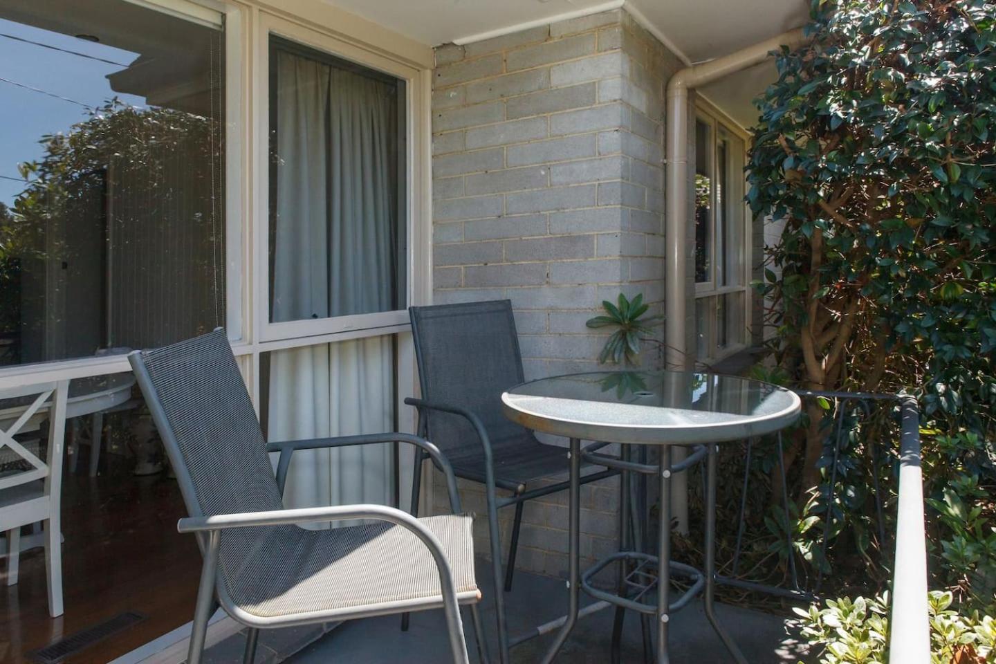 Holiday home Sunlit Suburbia - A Breezy Abode In Glen Waverley Melbourne