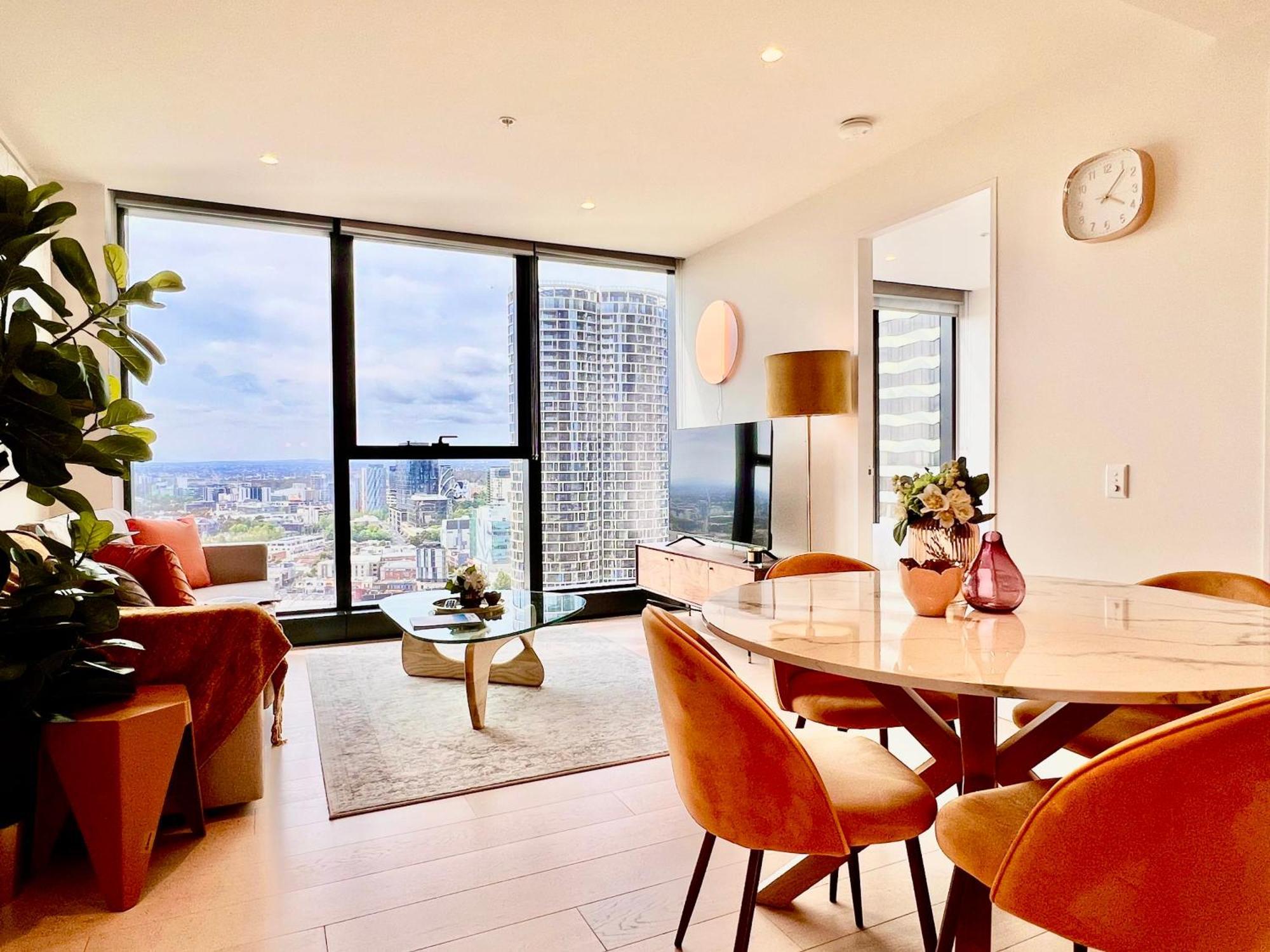 Highrise Location 2 Bedrooms & 2 Bathrooms * Melbourne