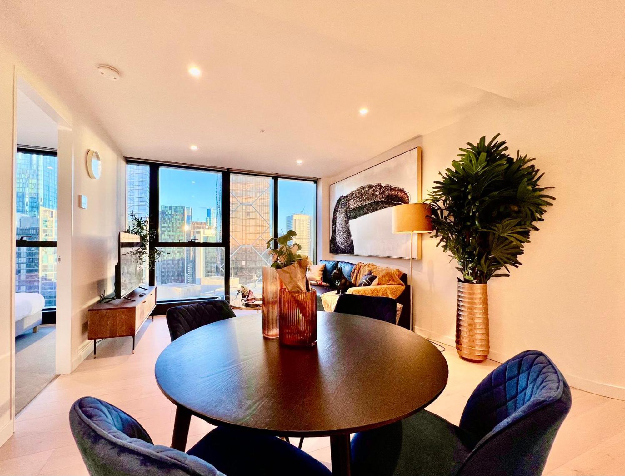 Apartment Highrise Location 2 Bedrooms & 2 Bathrooms Melbourne