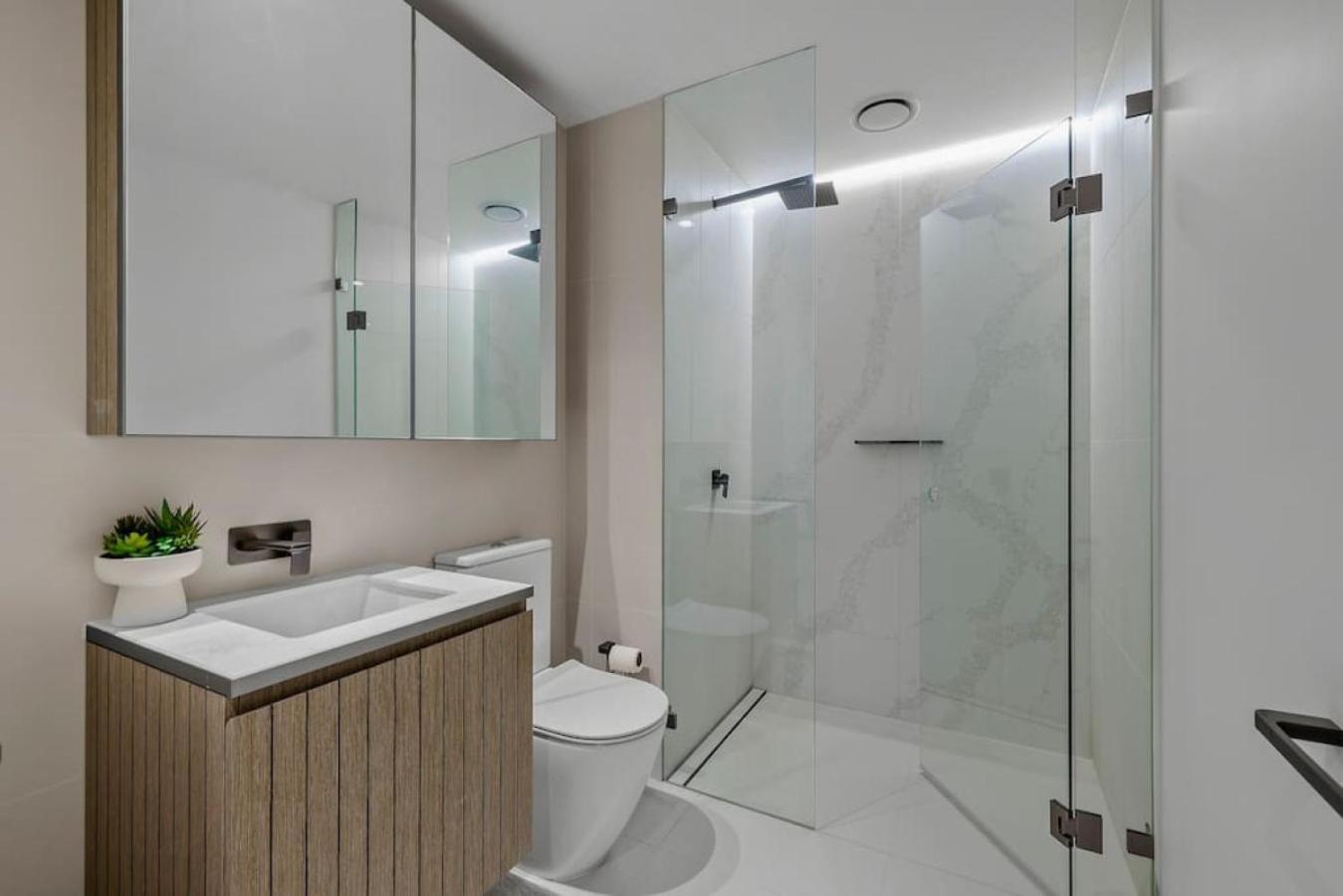 Chic Riverside Retreat Richmond Apartment Melbourne