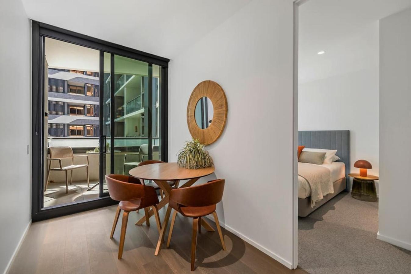 Chic Riverside Retreat Richmond *
