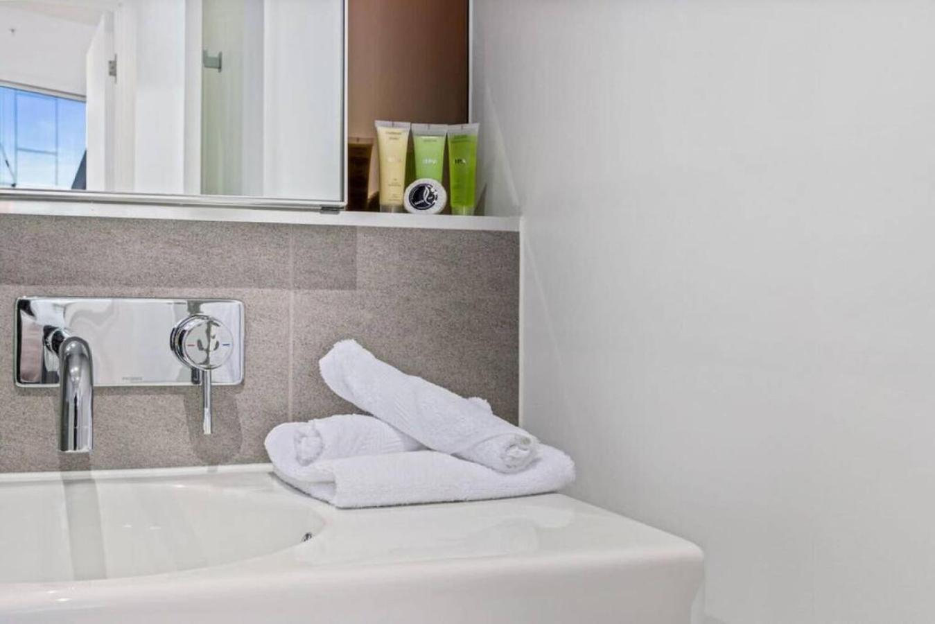 Apartment Chic Retreat Near Marvel Stadium