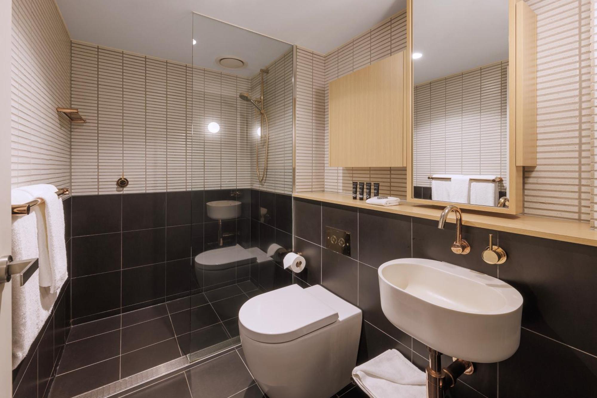 Brady 4* Melbourne