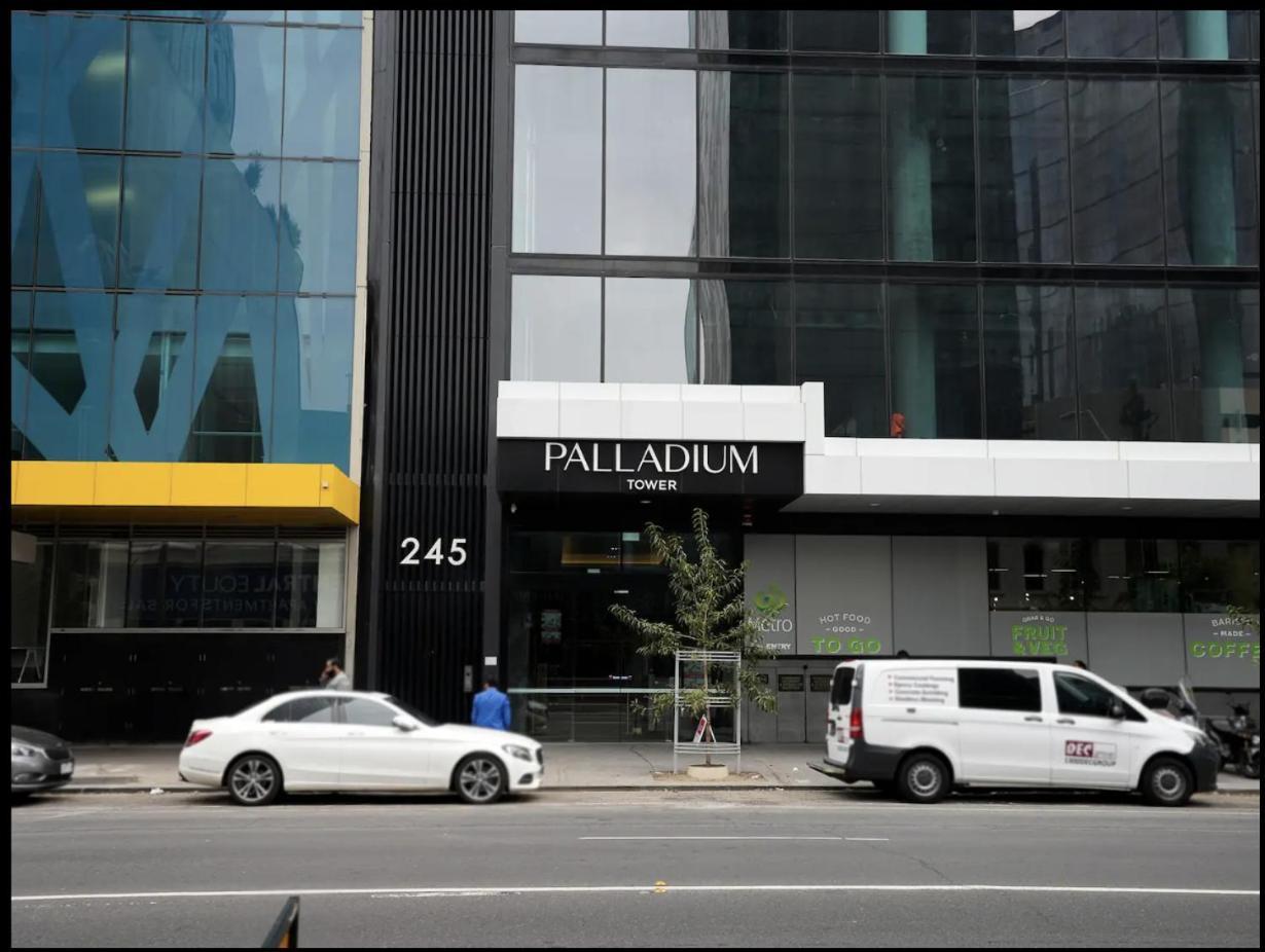Slate Skies At Palladium - Urban Lifestyle With Pool Melbourne
