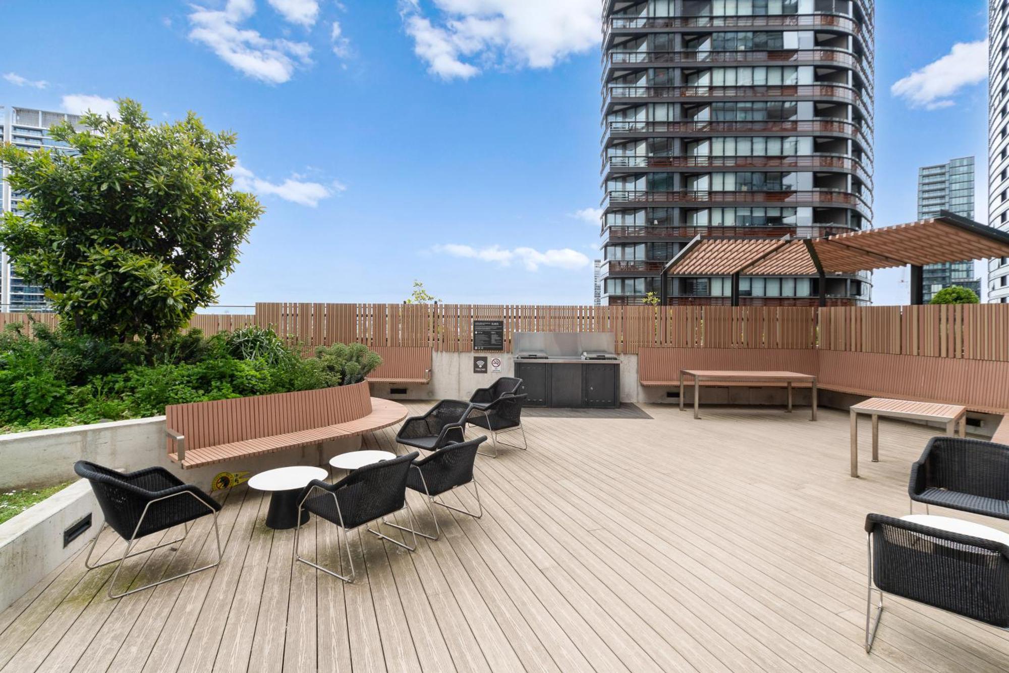 Docklands Riverside Views Apartment