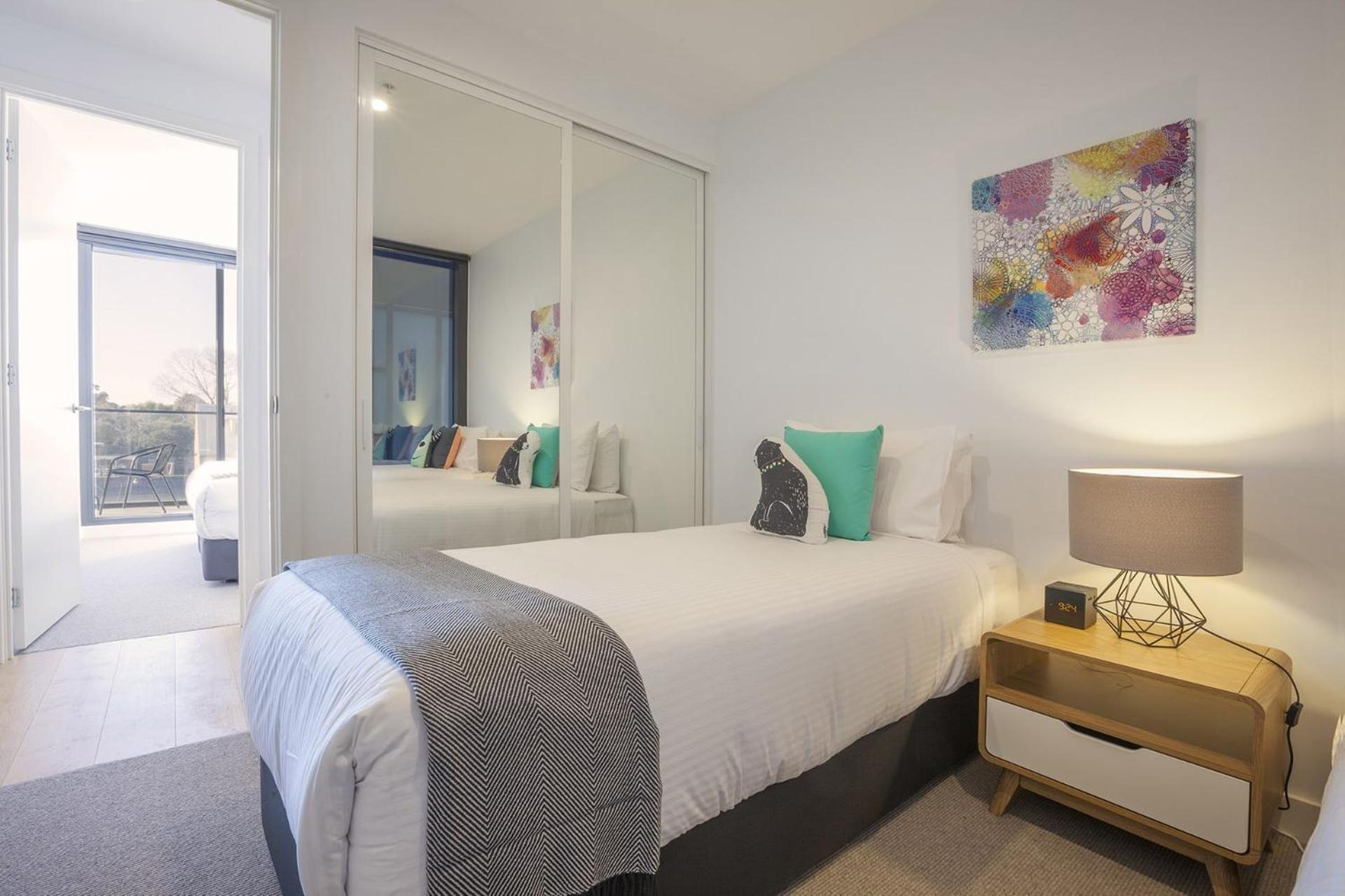 Boutique Stays - Hampton Hub Apartment